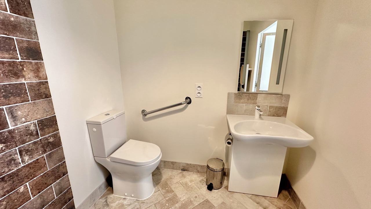 Photo of Bathroom in Verton