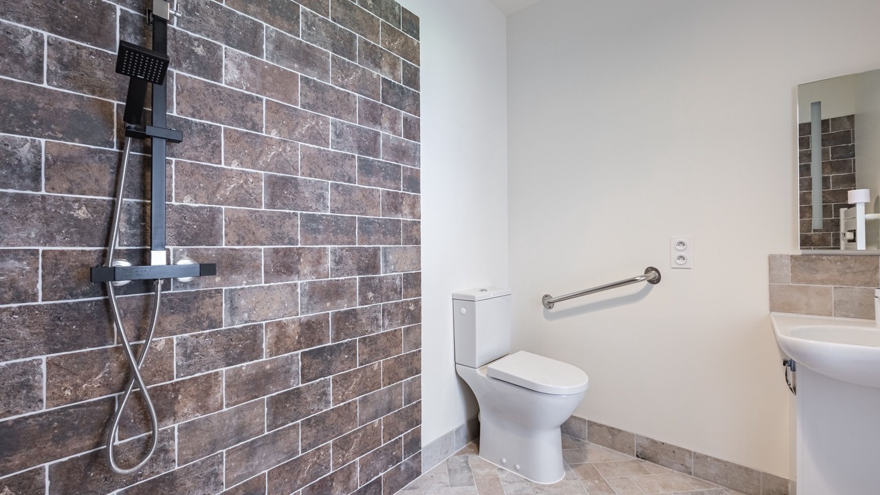 Photo of Bathroom in Verton