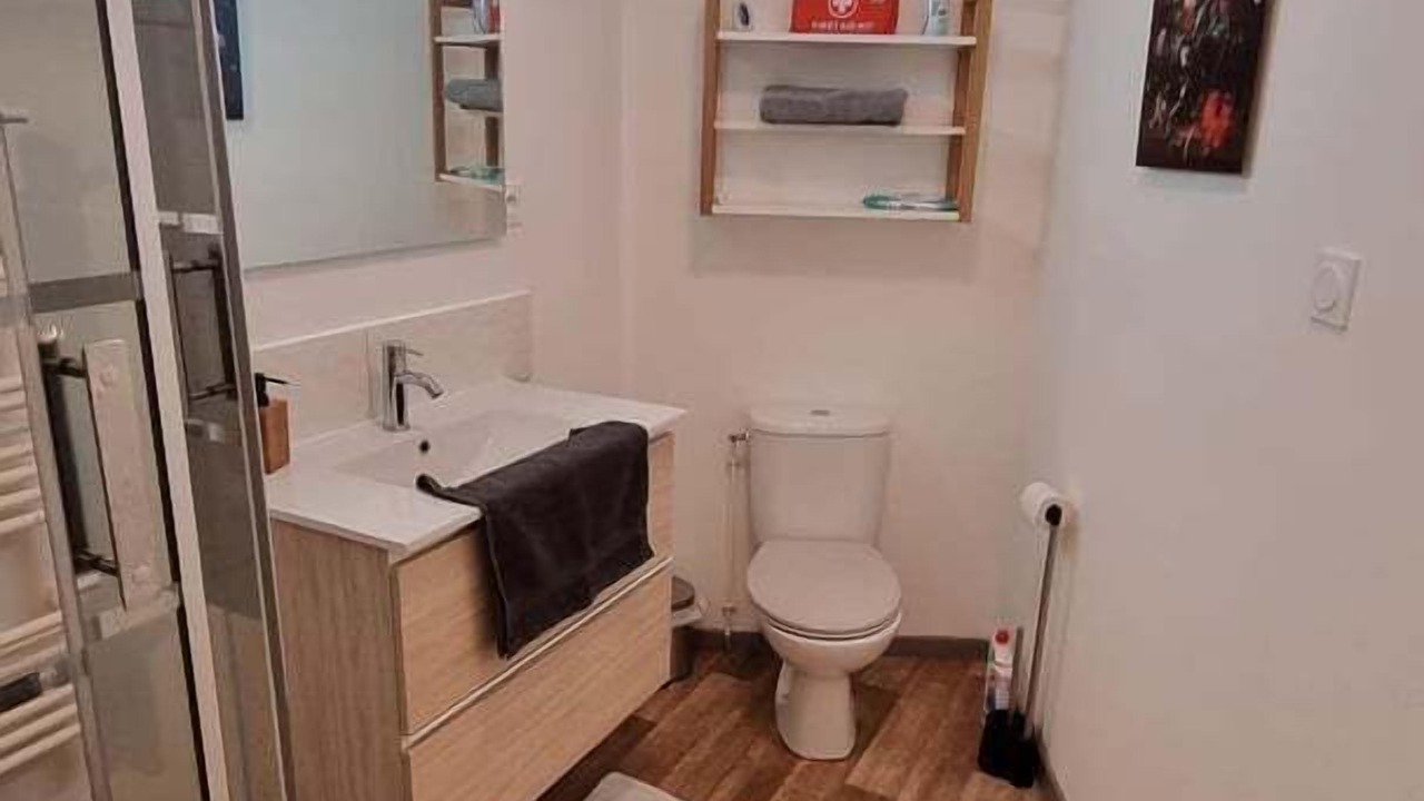 Photo of Bathroom in Ploumagoar