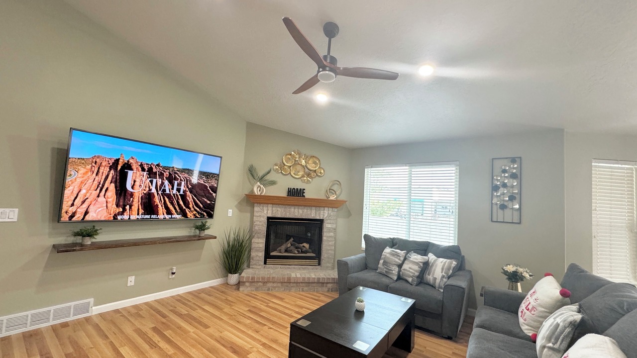 Photo of Livingroom in West Valley City