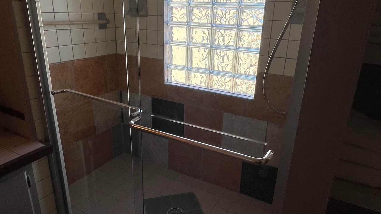 Photo of Bathroom in Marathon