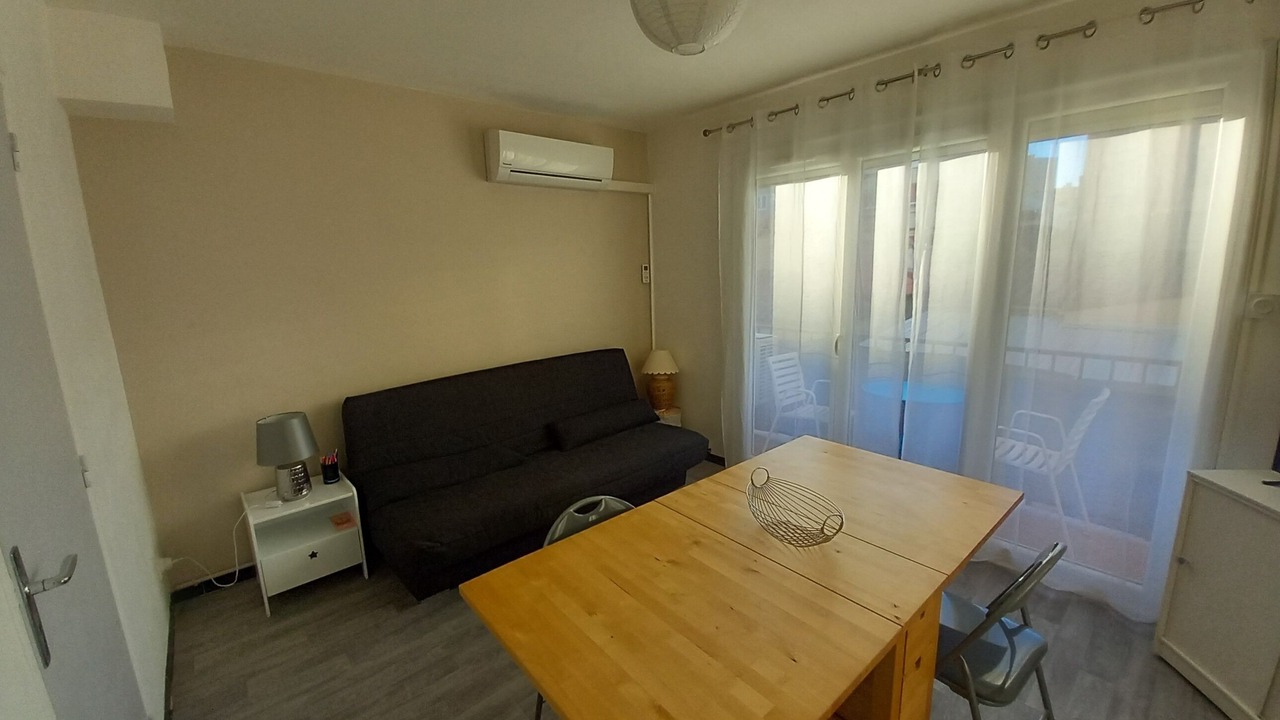 Photo of Others in La Jetee