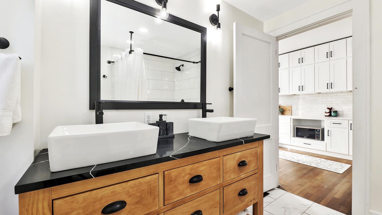 Photo of Bathroom in College Hill