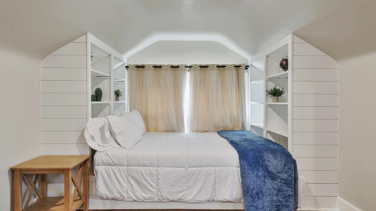 Photo of Bedroom in College Hill