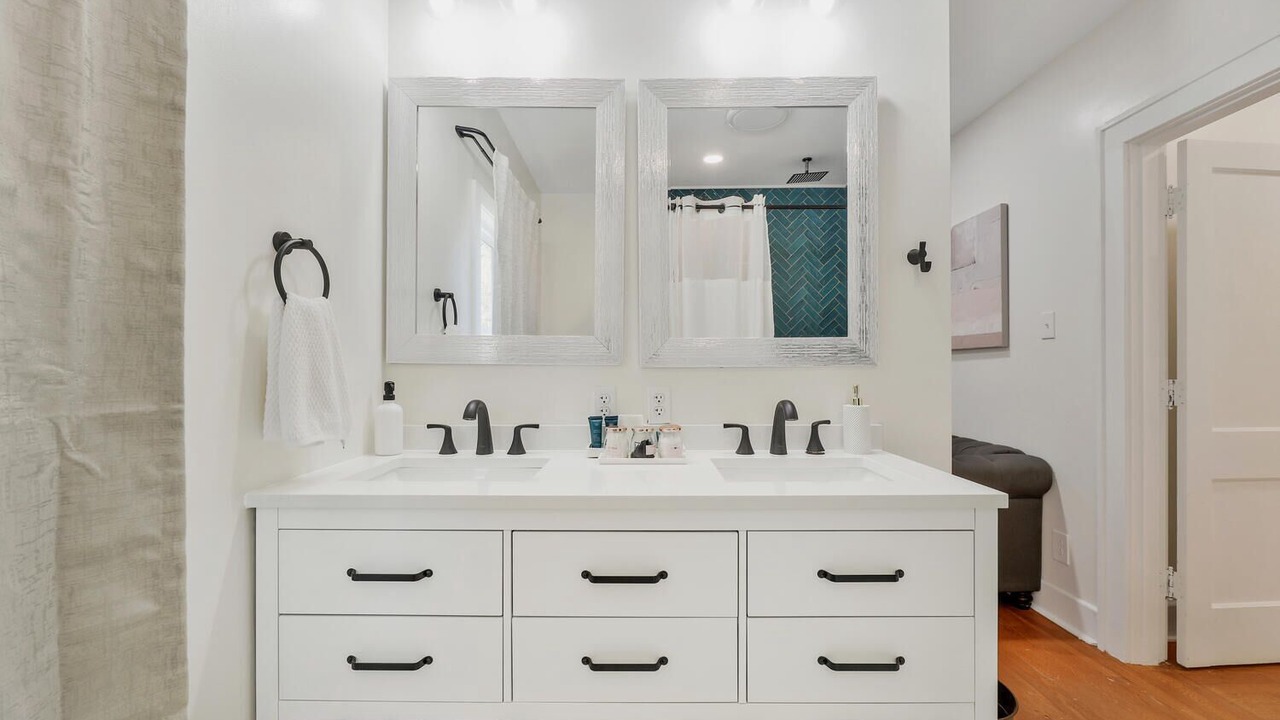 Photo of Bathroom in College Hill