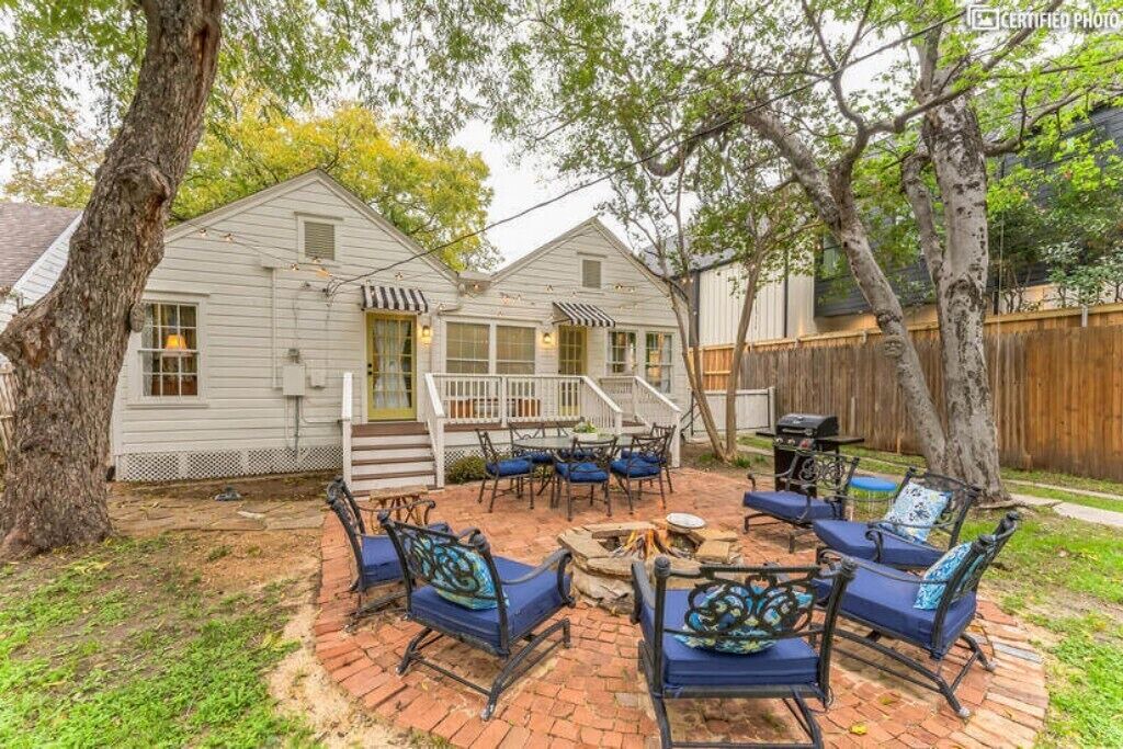 Photo of Outdoor in Little Forest Hills