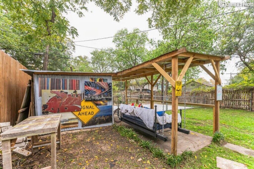 Photo of Outdoor in Little Forest Hills