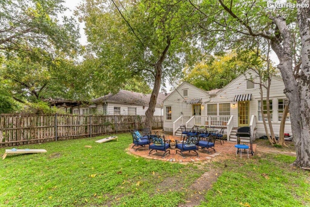 Photo of Outdoor in Little Forest Hills