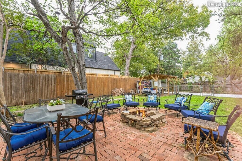 Photo of Outdoor in Little Forest Hills
