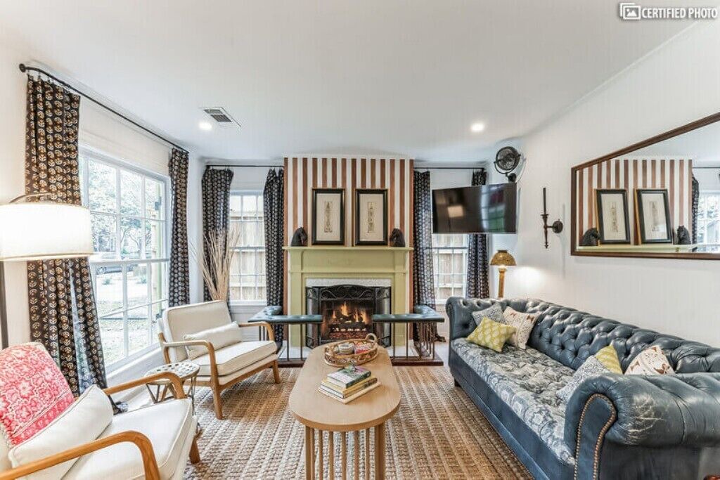 Photo of Livingroom in Little Forest Hills