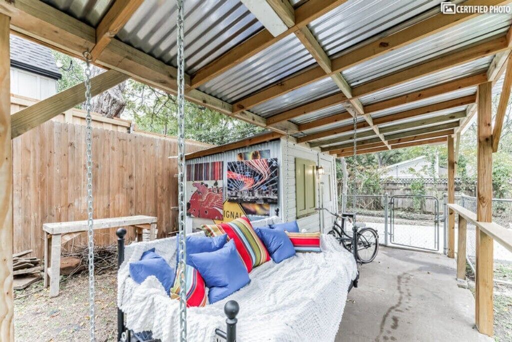 Photo of Patio Balcony in Little Forest Hills
