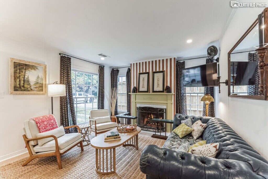 Photo of Livingroom in Little Forest Hills
