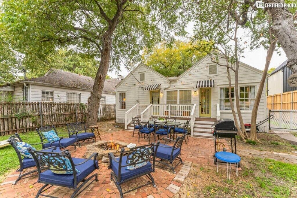 Photo of Outdoor in Little Forest Hills