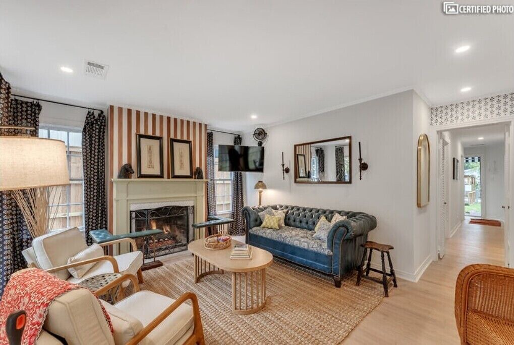 Photo of Livingroom in Little Forest Hills