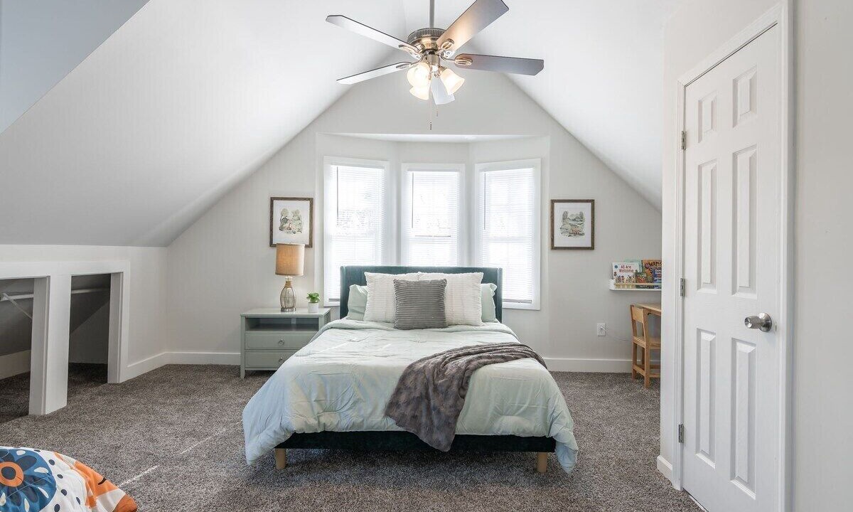 Photo of Bedroom in Lake Waukomis