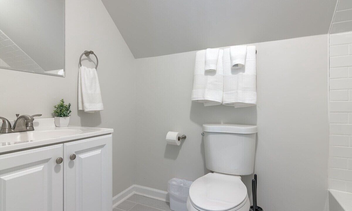 Photo of Bathroom in Lake Waukomis