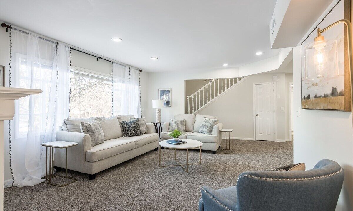 Photo of Livingroom in Lake Waukomis