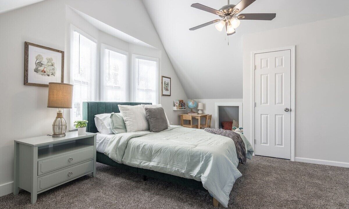 Photo of Bedroom in Lake Waukomis