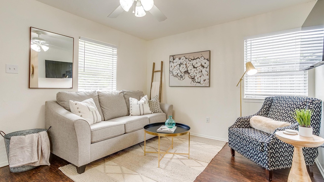 Photo of Livingroom in Fairmount