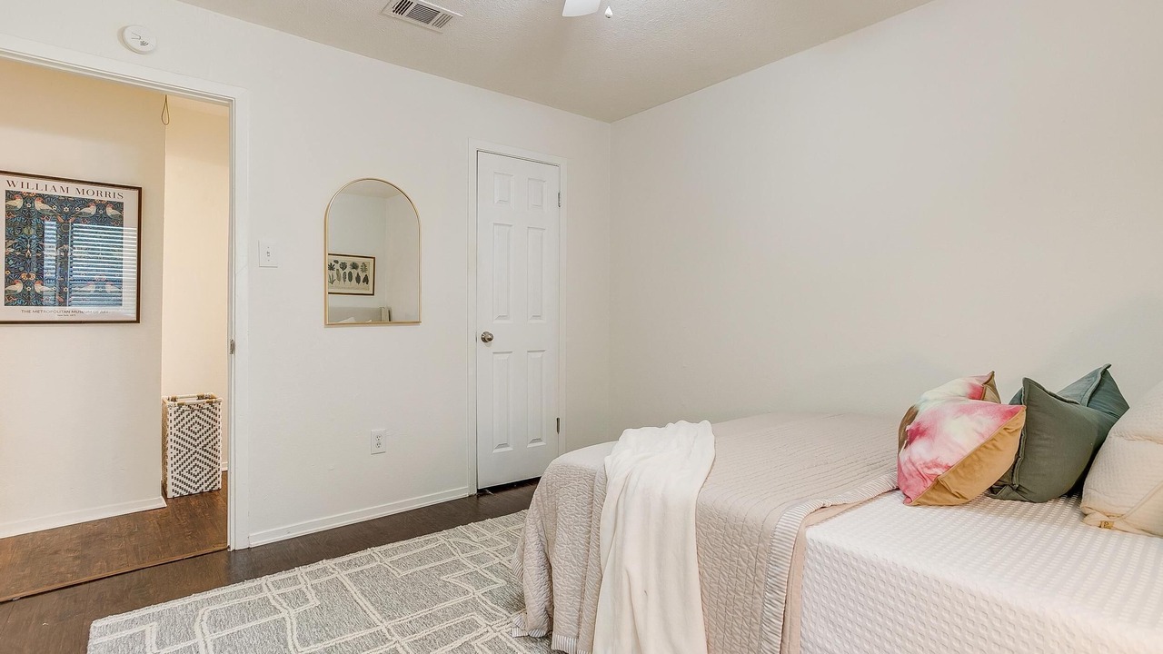 Photo of Bedroom in Fairmount