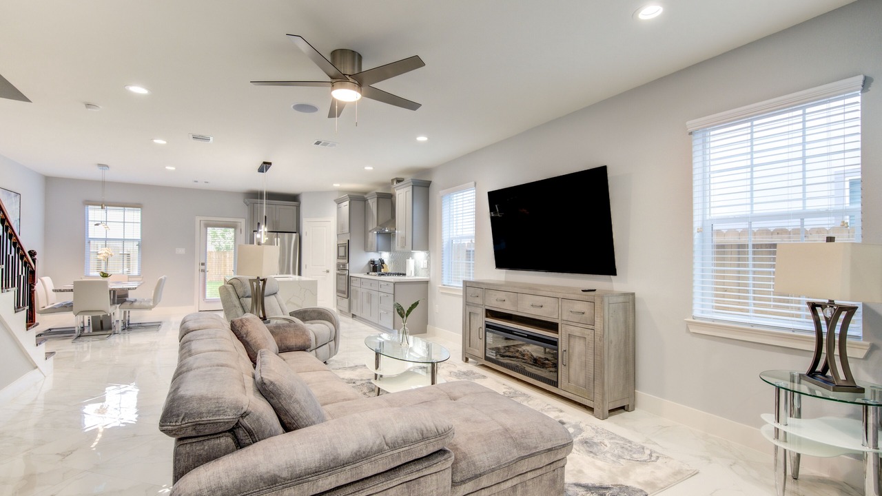 Photo of Livingroom in Spring Branch
