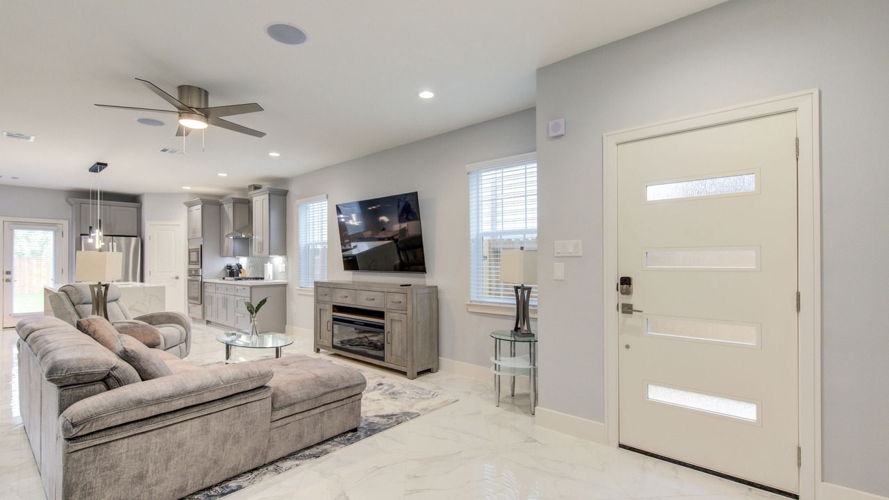 Photo of Livingroom in Spring Branch