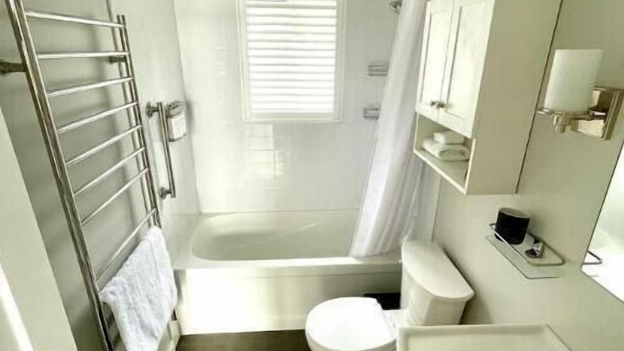 Photo of Bathroom in Neebing