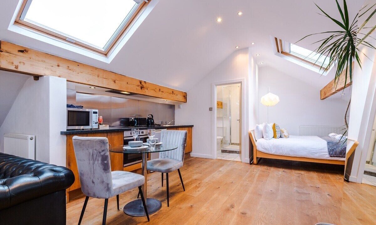 Photo of Others in Cheadle Hulme