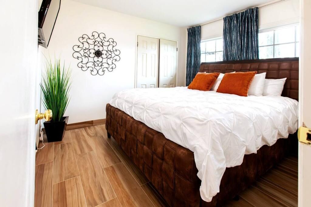 Photo of Bedroom in Anaheim Resort