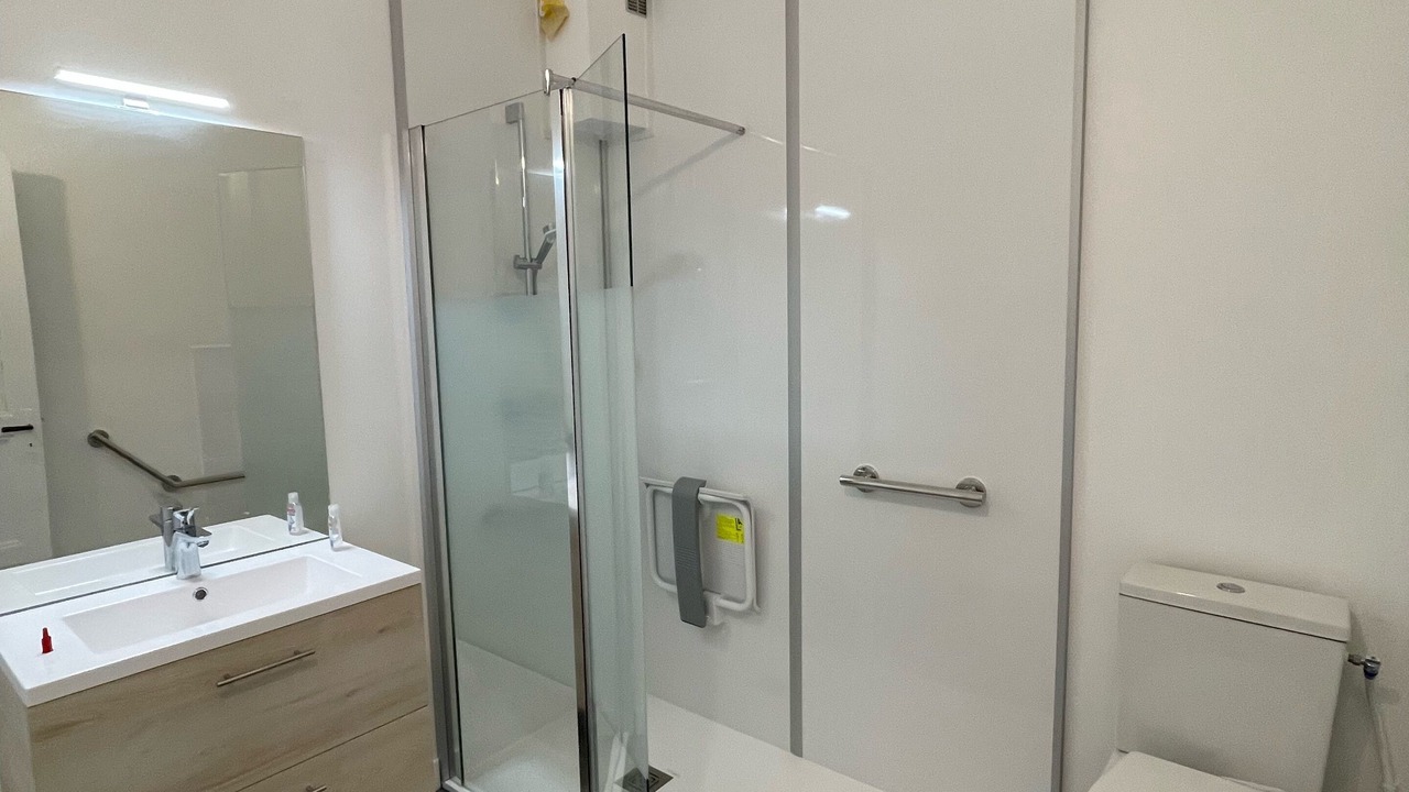 Photo of Bathroom in Bernieres-sur-Mer