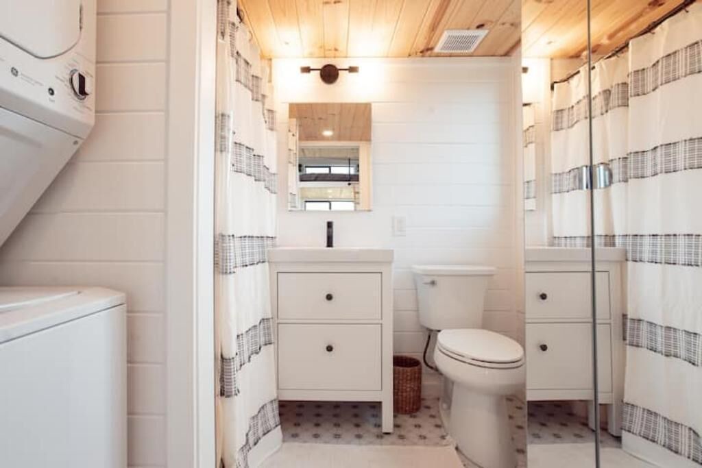 Photo of Bathroom in Thurber