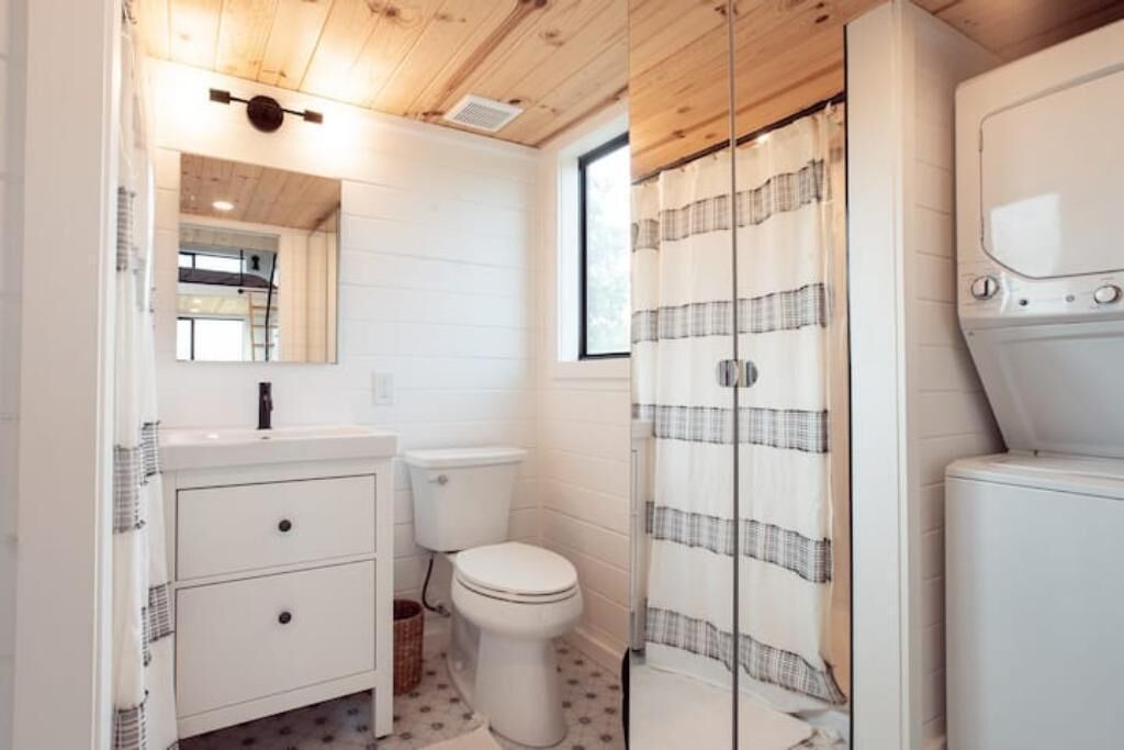 Photo of Bathroom in Thurber