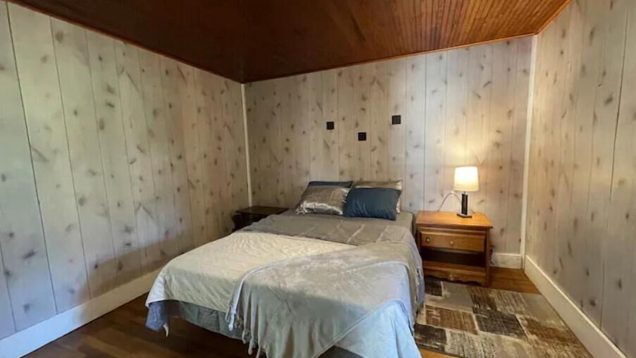 Photo of Bedroom in Vendor