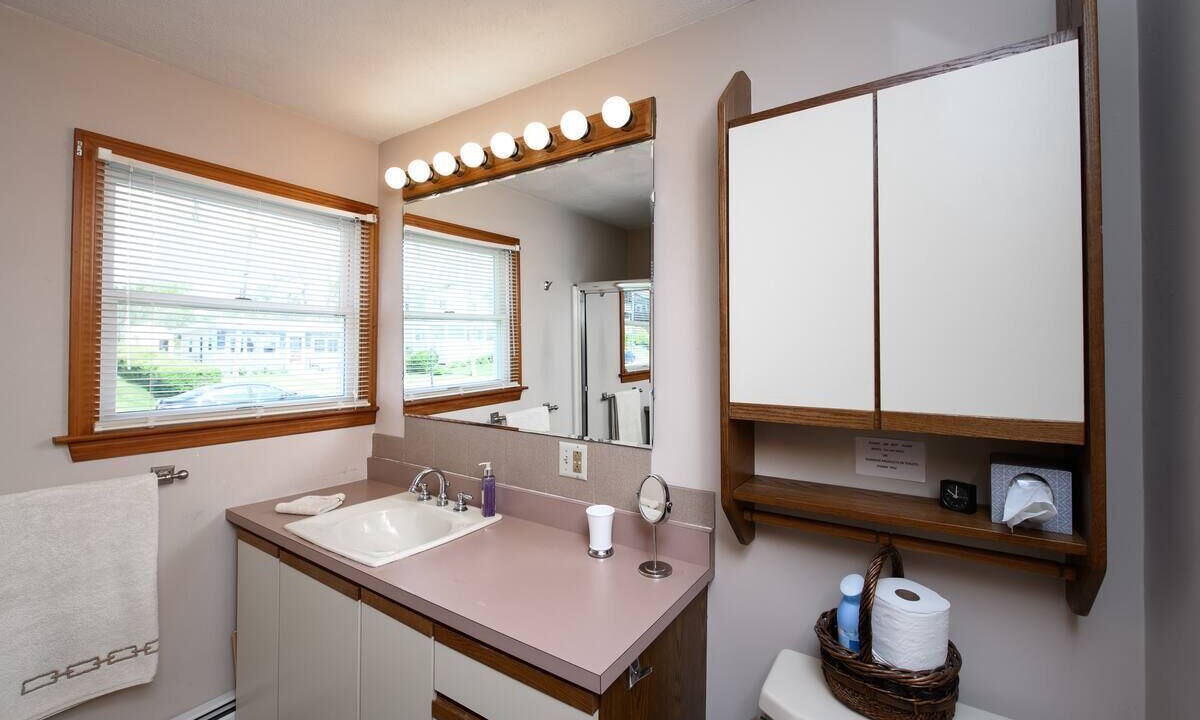 Photo of Bathroom in Eastward Look