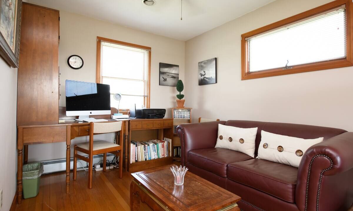 Photo of Livingroom in Eastward Look