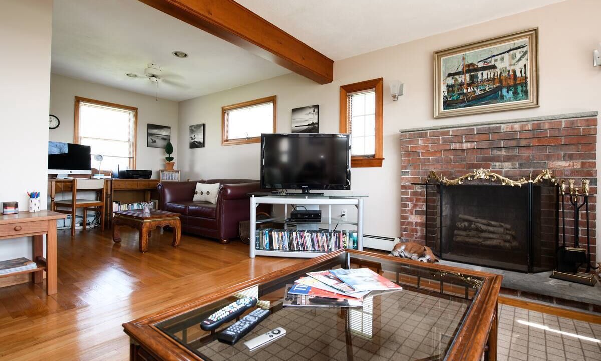 Photo of Livingroom in Eastward Look