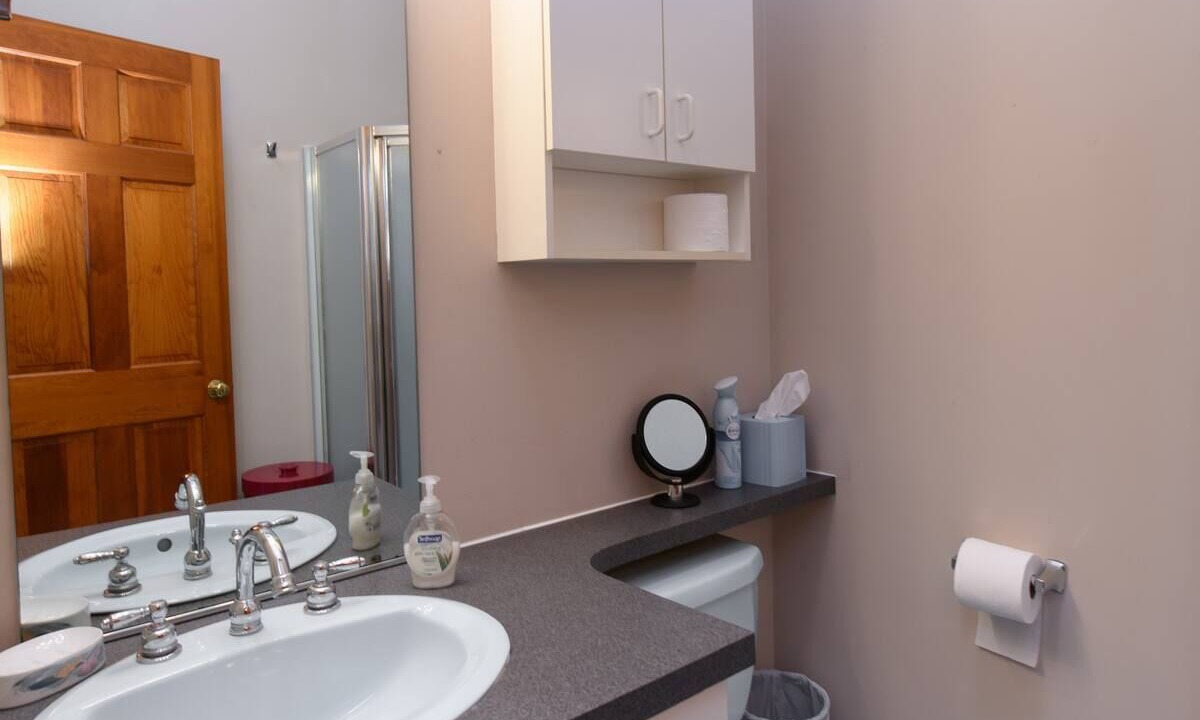 Photo of Bathroom in Eastward Look