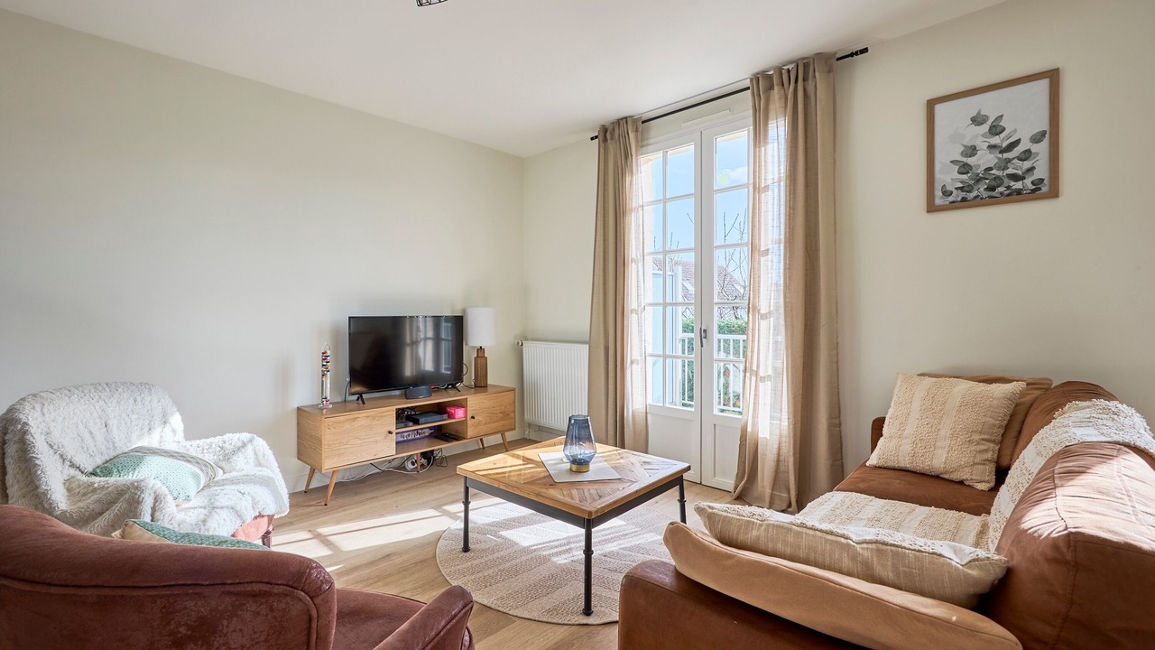 Photo of Livingroom in Graye-sur-Mer