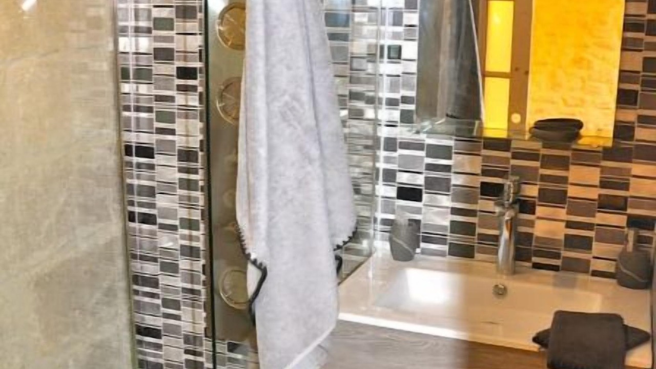 Photo of Bathroom in Uzes