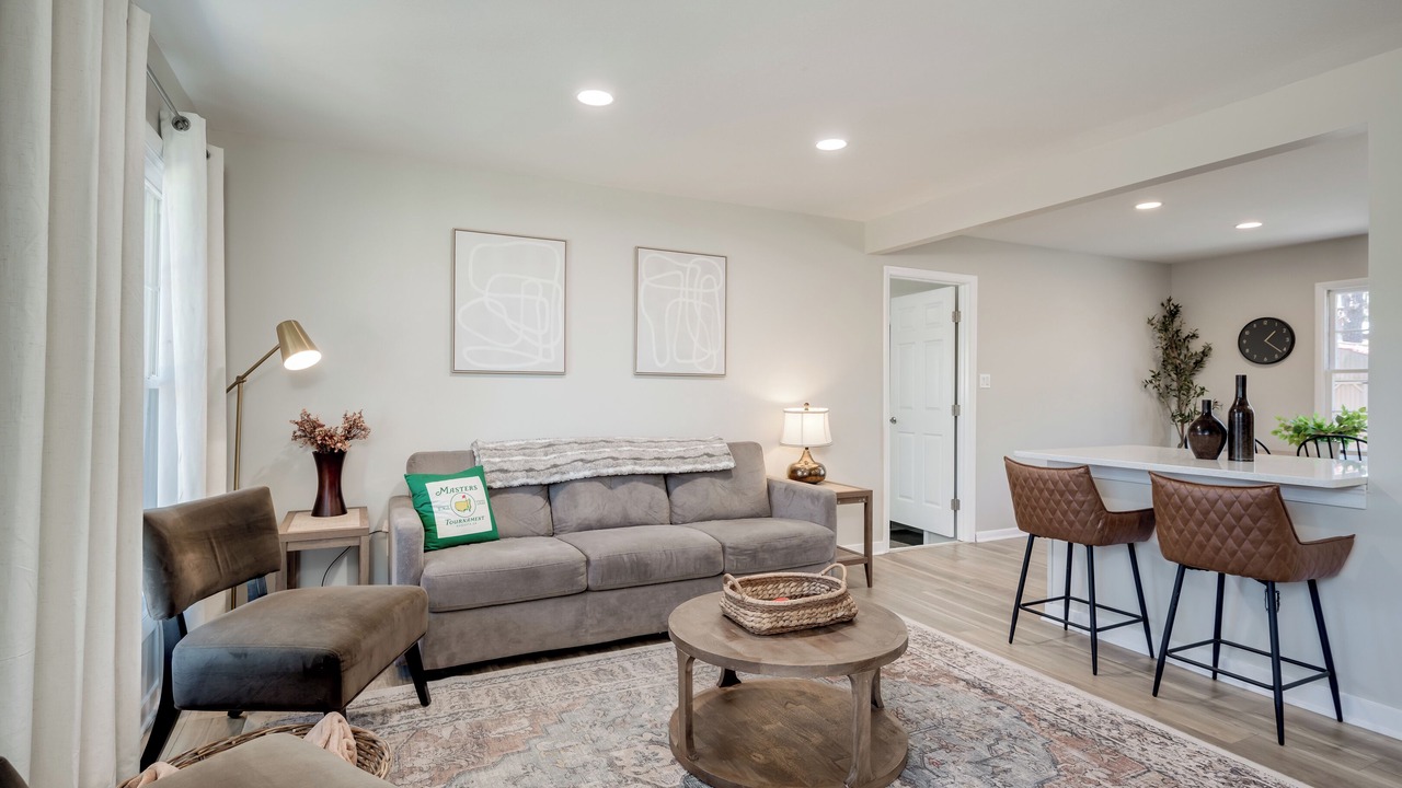 Photo of Livingroom in Forest Hills