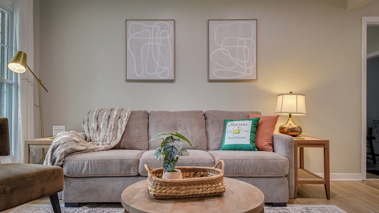 Photo of Livingroom in Forest Hills
