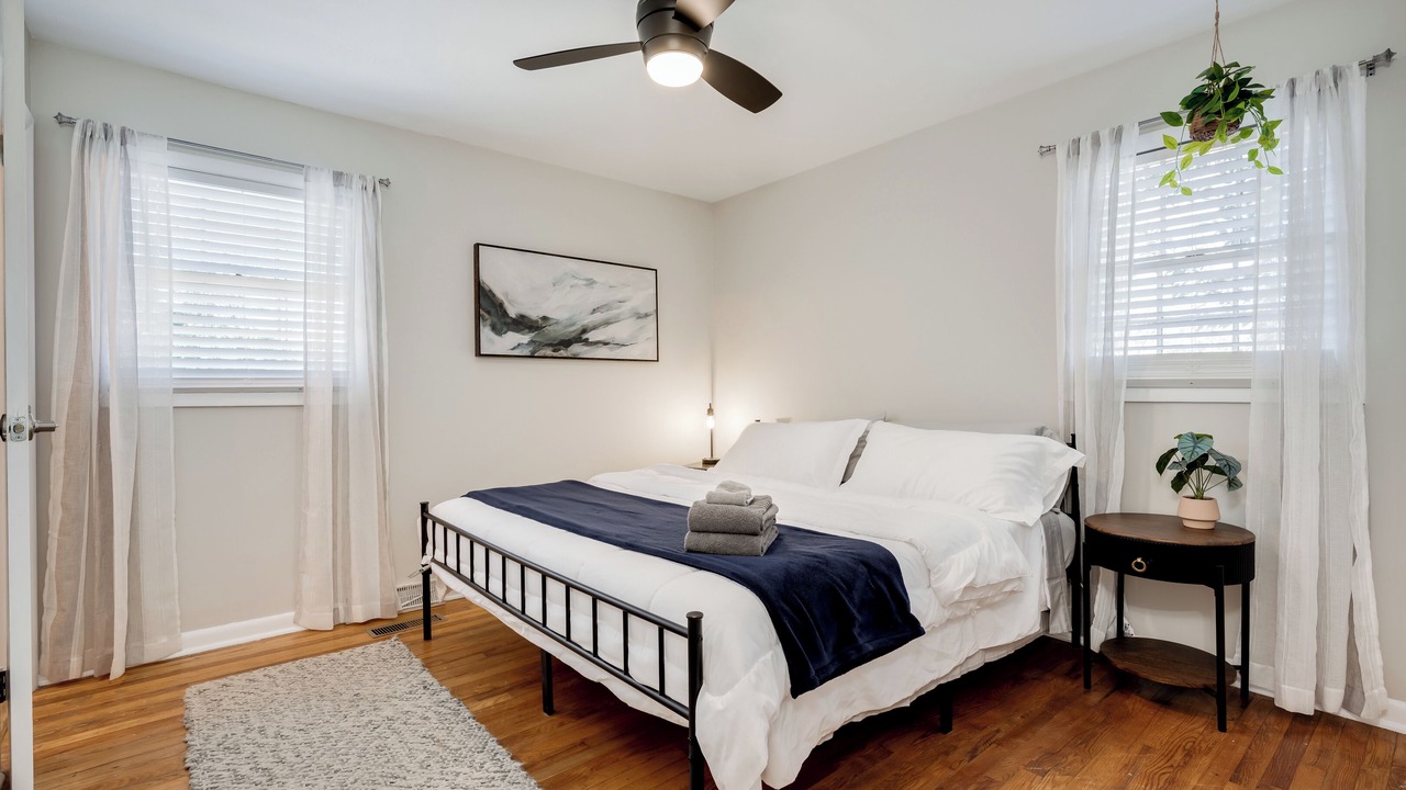 Photo of Bedroom in Forest Hills