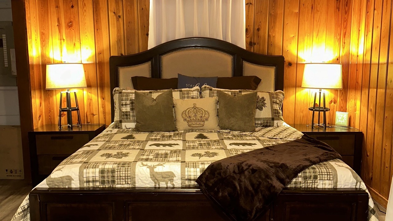Photo of Bedroom in Benton