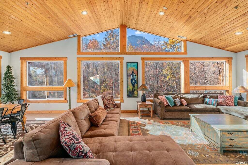 Photo of Livingroom in Sundance