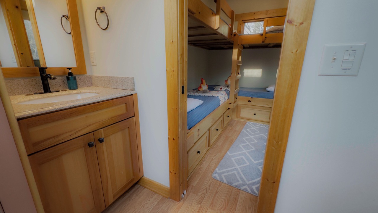Photo of Bedroom in Tamassee
