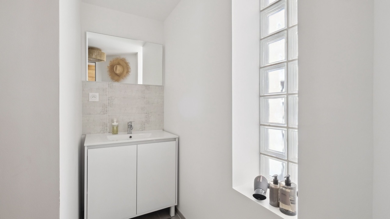 Photo of Bathroom in 17th Arrondissement