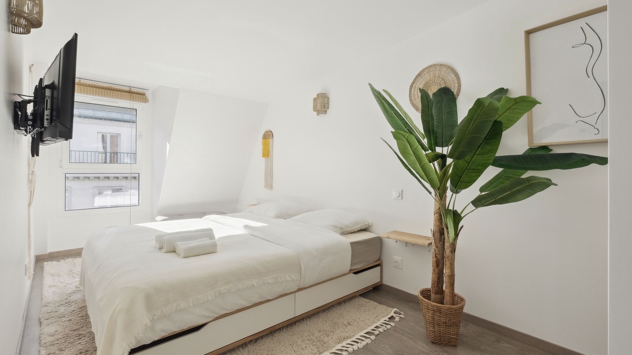 Photo of Bedroom in 17th Arrondissement