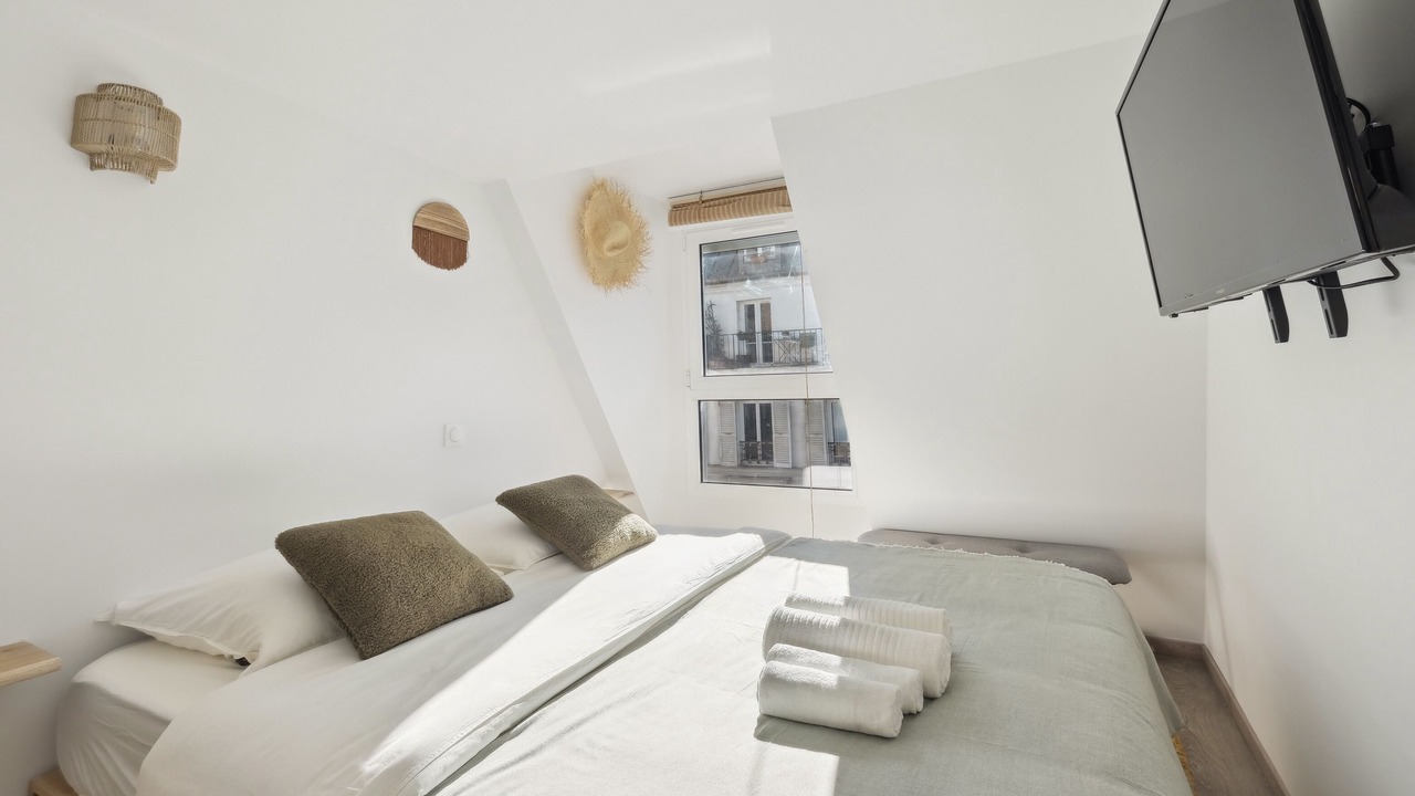 Photo of Bedroom in 17th Arrondissement