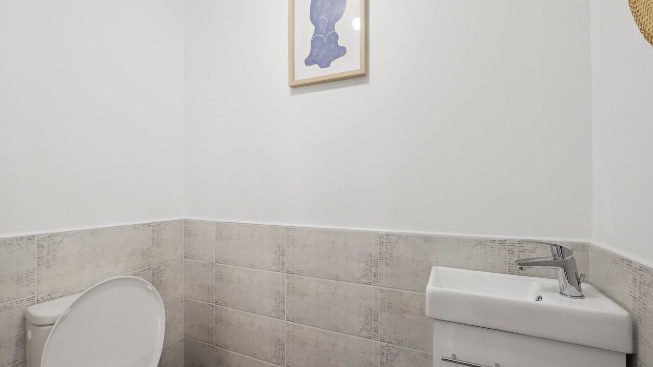 Photo of Bathroom in 17th Arrondissement