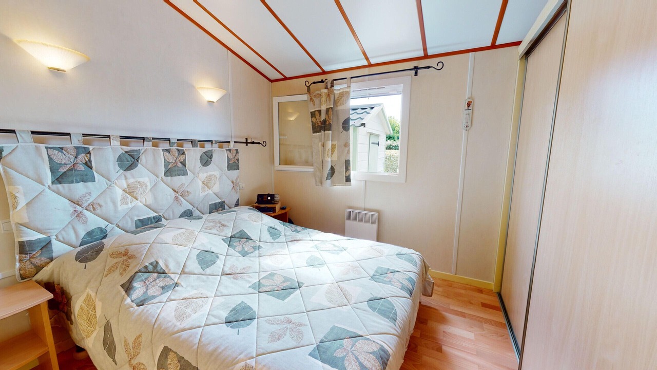 Photo of Bedroom in Brem Sur Mer